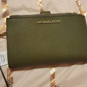 Michael Kors wallet wristlet